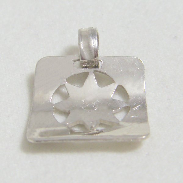 (p1399)Silver pendant motif star.